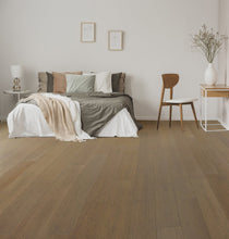 Load image into Gallery viewer, Oak Creek: Rush White Oak